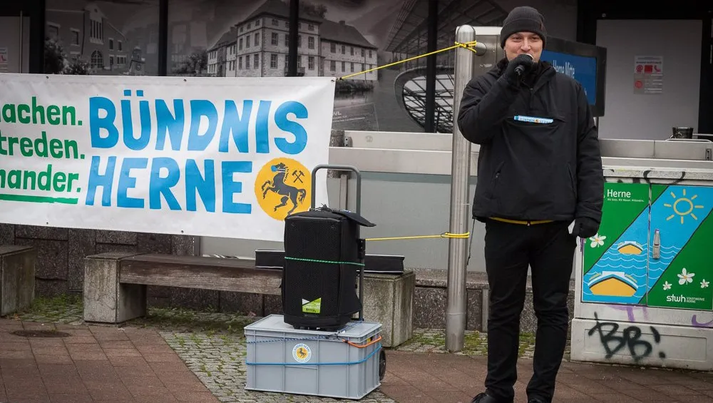 Jacob Liedtke auf der Kundgebung