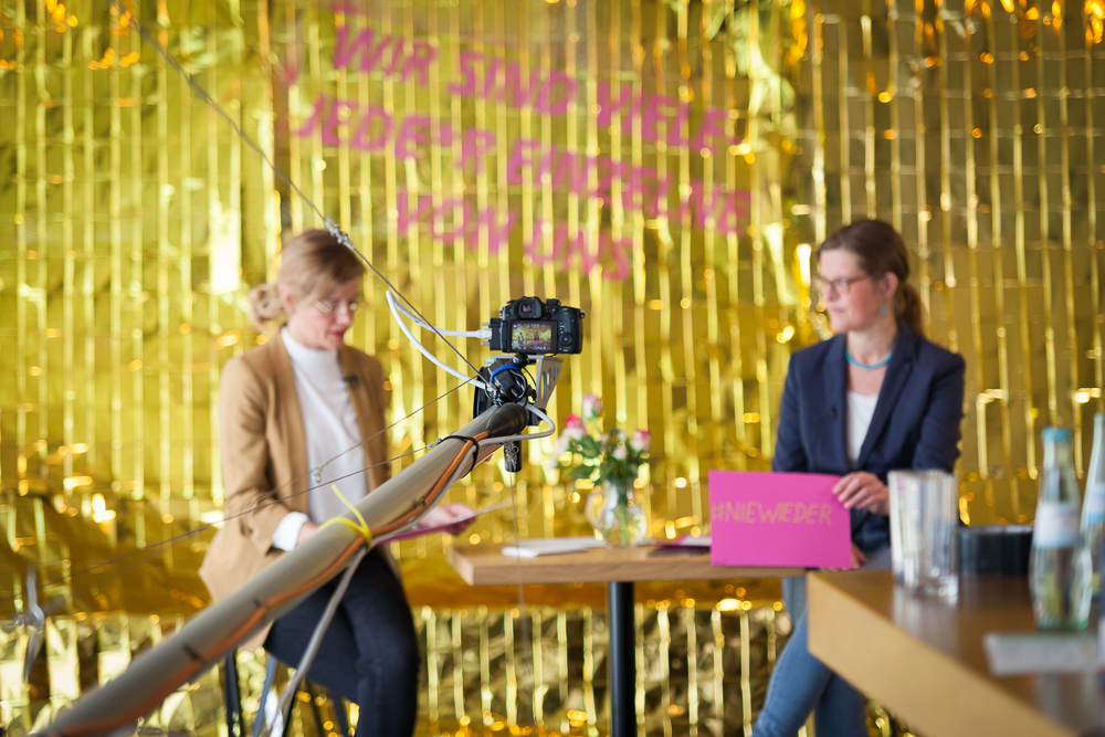 Doreen Mölders und Cordula Vordenbäumen beim Livestream 2020