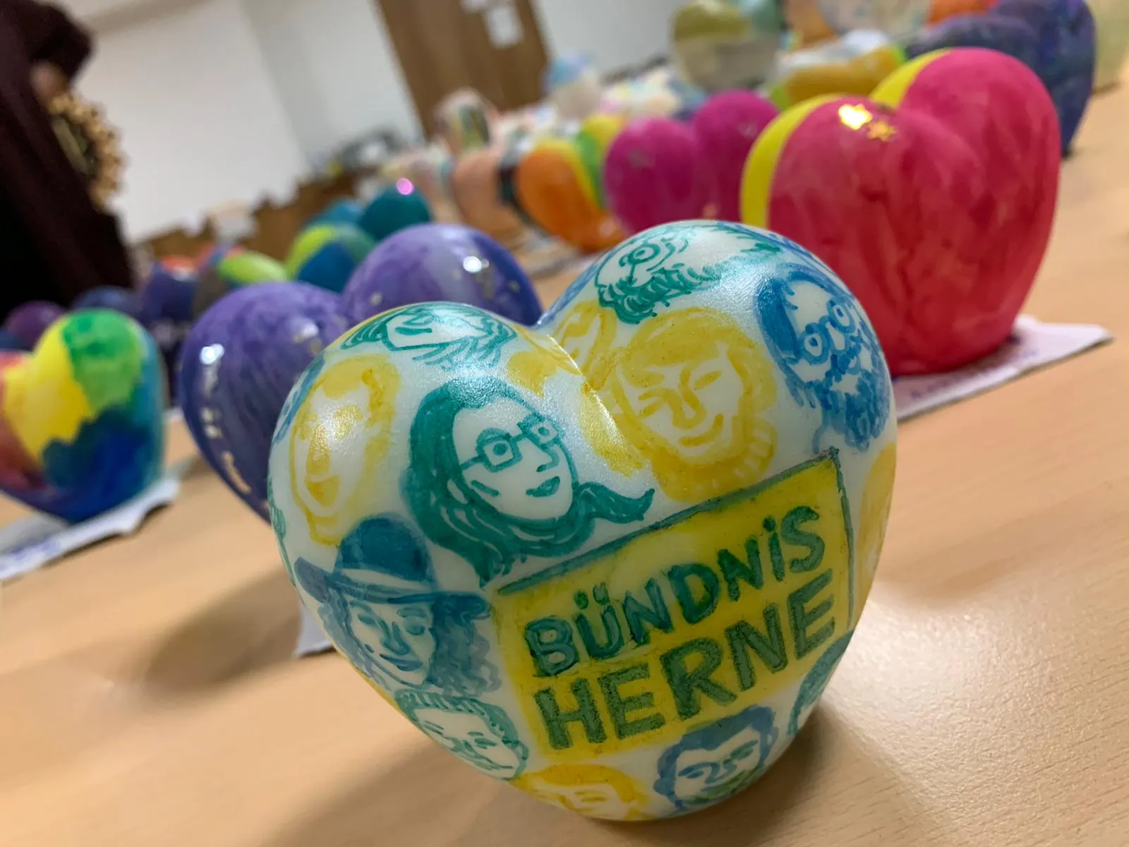 Foto eines bemalten Herzen "Bündnis Herne"