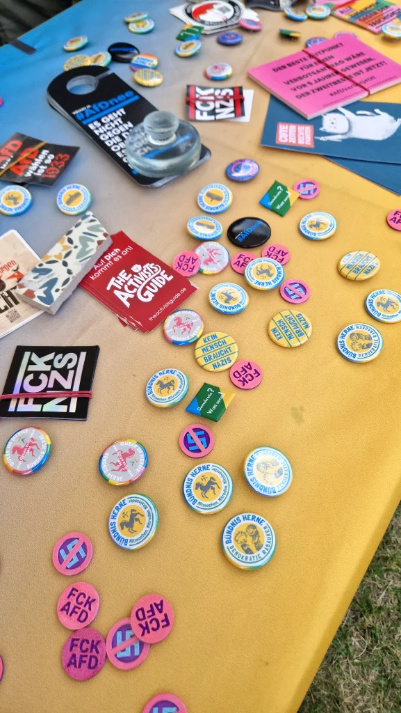 Unsere Button-Kollektion und Sticker